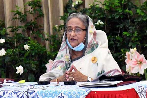 ত্রাণ নিয়ে সমালোচনা না করে হতদরিদ্রদের পাশে দাঁড়ান: প্রধানমন্ত্রী