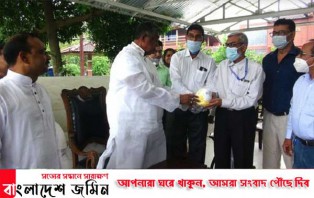 ফরিদপুরে চিকিৎসকদের মাঝে এন-৯৫ মাস্ক বিতরণ