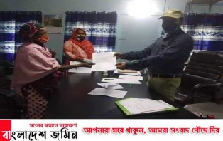 গাইবান্ধার অসহায় মানুষদের ত্রাণের দাবিতে স্মারকলিপি 