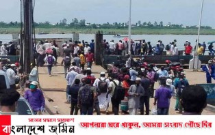 কাঁঠালবাড়ি ঘাটে ঢাকামুখী যাত্রীদের ভীড় 