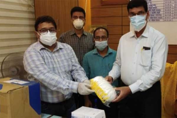 ফমেক পিসিআর ল্যাবে পিপিই ও এন-৯৫ মাস্ক দিল এফডিএসআর