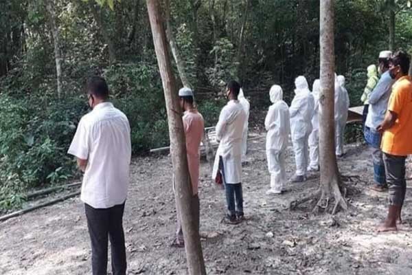 বোয়ালমারীতে একজনের মৃত্যু, দাফন করল প্রশাসন