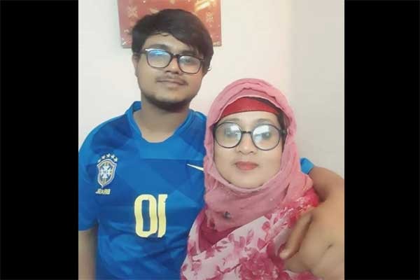 সন্তানের উদ্দেশ্যে মায়ের আবেগঘন স্ট্যাটাস 