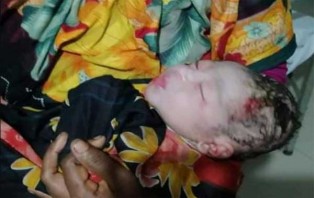 সাদুল্লাপুর স্বাস্থ্য কমপ্লেক্সে ভর্তি সুযোগ না পেয়ে গেটেই সন্তান প্রসব