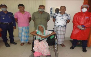 জমি লিখে নিয়ে ঈদের দিনে বৃদ্ধা মাকে রাস্তায় ফেলে গেল ছেলেরা!