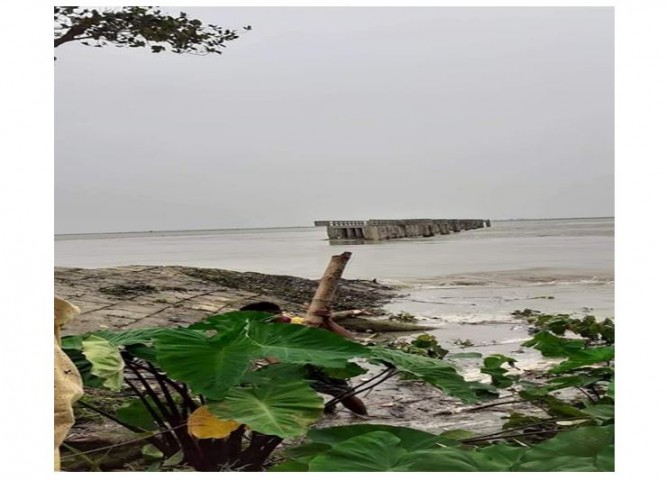 সিরাজগঞ্জে ছোনগাছাতে বাঁধ ধসে যাওয়ায় হুমকির মুখে এলাকাবাসী 