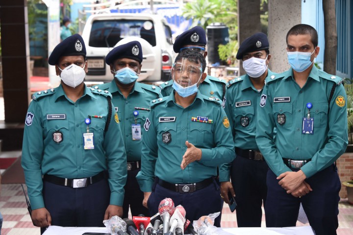 তুচ্ছ ঘটনায় ব্লেড দিয়ে গলা কেটে হত্যা করা হয় শিশু সাদিয়াকে