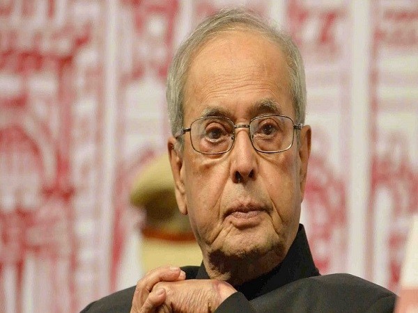 চিকিৎসায় সাড়া দিচ্ছেন প্রণব মুখার্জি, জানালেন ছেলে