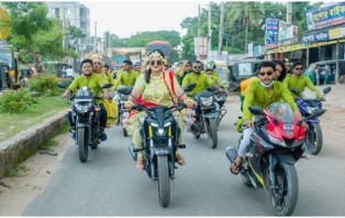 শ্বশুরবাড়ি থেকে মোটরসাইকেল পাচ্ছেন সেই ফারহানা