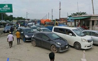 শিমুলিয়া কাঁঠালবাড়ি নৌরুটে রোরো ফেরিসহ অধিকাংশ ফেরি বন্ধ