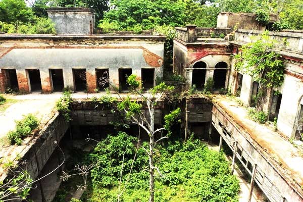 ফরিদপুরের বাইশরশি জমিদার বাড়ি পর্যটন কেন্দ্রের উজ্জ্বল সম্ভাবনা, চুরি হয়ে যাচ্ছে প্রত্নতত্ত্ব সম্পদ