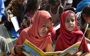 সাক্ষরতা বাড়ছে শুধু সংখ্যার হিসাবেই