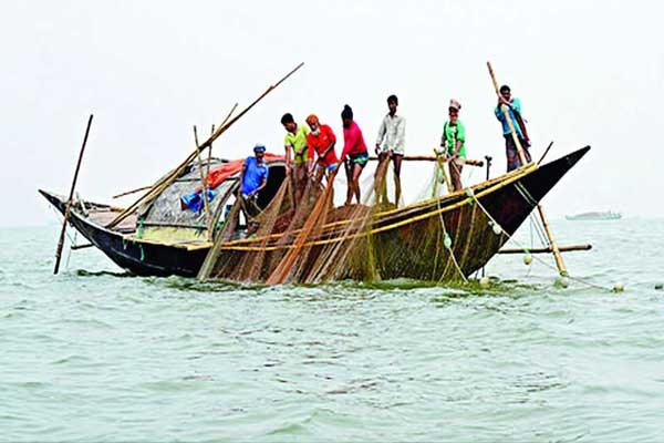 ইলিশ প্রজনন মৌসুমে জেলেদের জন্য সাড়ে ১০ হাজার টন ভিজিএফ চাল বরাদ্দ