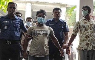 নোয়াখালীতে গৃহবধূকে নির্যাতন: দুই দিনের রিমান্ডে দেলোয়ার
