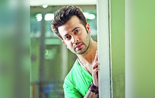 দেশেই শুরু লন্ডন লাভ
