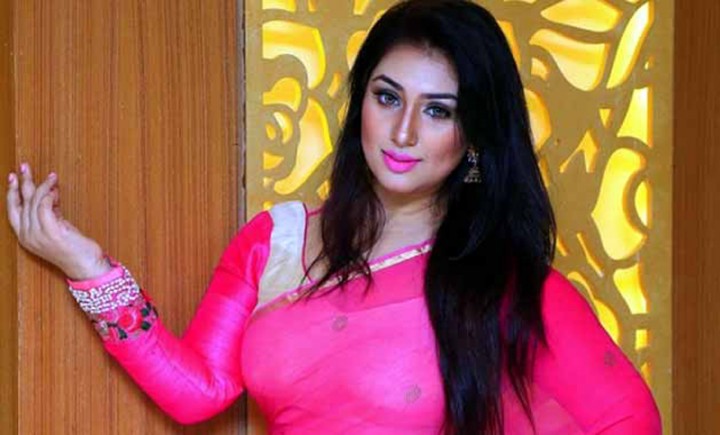 দুর্গাপূজায়ও আনন্দ আসেনি অপুর পরিবারে