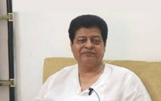 সিঙ্গাপুর থেকে সুস্থ হয়ে দেশে ফিরছেন চিত্রনায়ক ফারুক