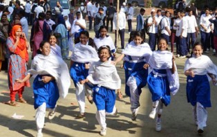 শিক্ষাপ্রতিষ্ঠানের ছুটি আরো এক মাস বাড়তে পারে