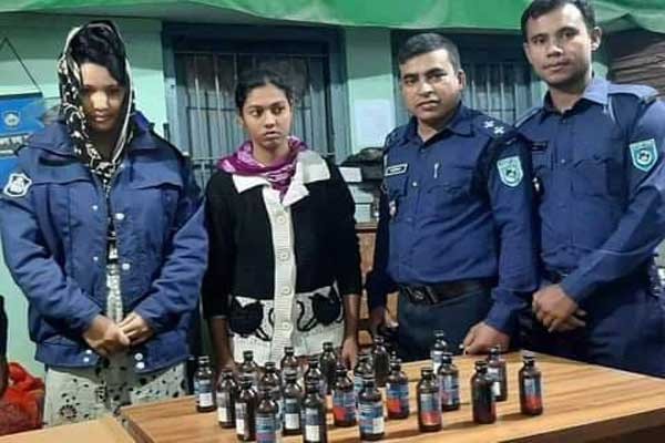 গাইবান্ধায় পুলিশের অভিযানে ৬৫ বোতল ফেনসিডিল সহ ৪ নারী আটক