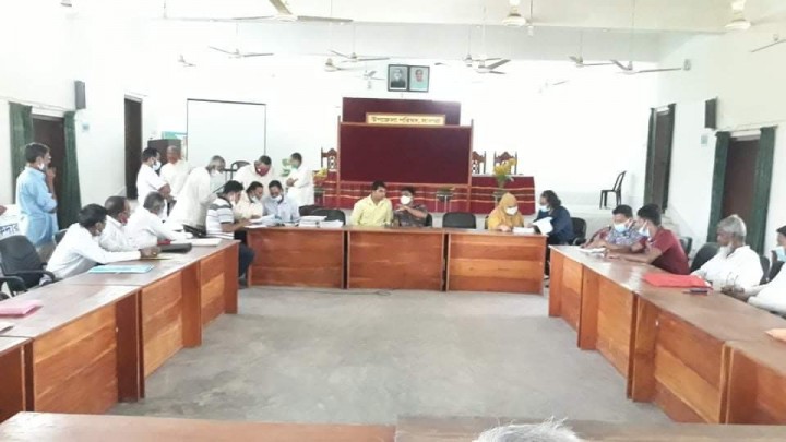 সালথায় অ‌ধিগ্রহ‌ণকৃ‌ত জ‌মির কাগজপত্র যাচাই বাছাই