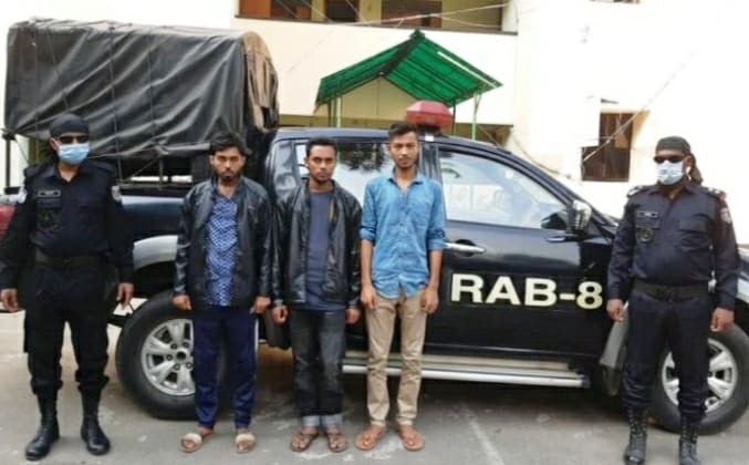 মাদারীপুরে বিপুল পরিমান ইয়াবাসহ ৩ মাদক ব্যবসায়ীকে আটক করেছে র‌্যাব
