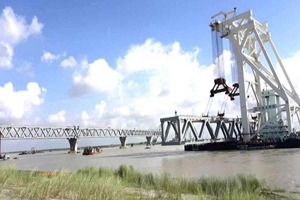 আজ বসছে পদ্মা সেতুর ৩৯তম স্প্যান
