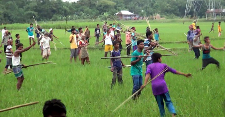 সালথায় গ্রাম দু-দলের সংঘর্ষে আহত-২০, বাড়িঘর ভাংচুর