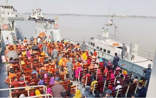জাহাজে চড়ে ভাসানচরের উদ্দেশে যাত্রা রোহিঙ্গাদের