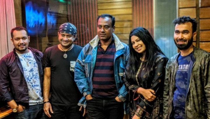 একসঙ্গে প্রথমবার সিনেমার গানে এস আই টুটুল ও তরুণ গায়িকা তাসনিম আনিকা 