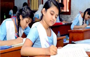 রাজধানীর অনেক স্কুলে শূন্য আসনে শিক্ষার্থী সংকট