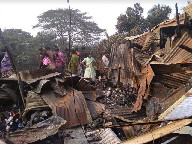 সদরপুরে ভয়াবহ অগ্নিকান্ডে ক্ষয়ক্ষতি প্রায় ৫ কোটি টাকা 