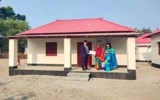 সালথায় প্রধানমন্ত্রীর উপহার জমি ও ঘর পাচ্ছে ৩৫ টি ভূমিহীন পরিবার