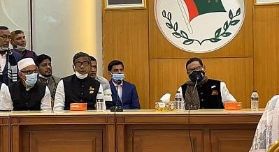 বড় ভাই ওবায়দুল কাদেরের সঙ্গে সাক্ষাত করলেন কাদের মির্জা