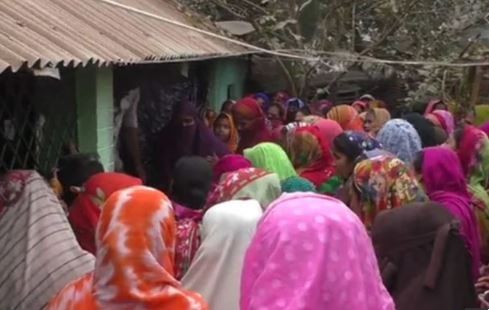 হাত-পা বাঁধা অবস্থায় মাদ্রাসা শিক্ষকের ঝুলন্ত মরদেহ উদ্ধার 