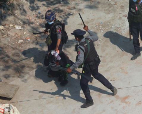 মিয়ানমারে পাঁচ সংবাদমাধ্যমের লাইসেন্স বাতিল করল জান্তা সরকার