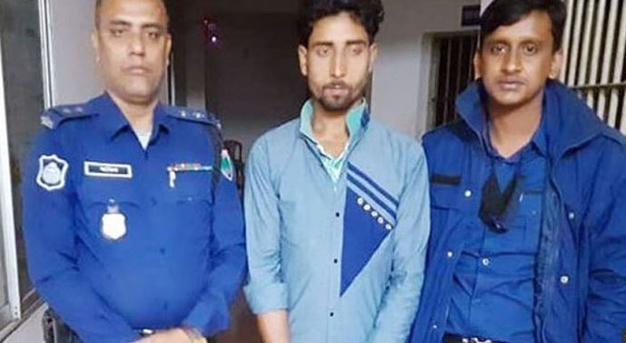কুপ্রস্তাবে রাজি না হওয়ায় গৃহবধূকে কুপিয়ে হত্যা 