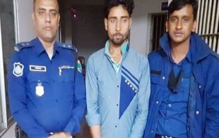 কুপ্রস্তাবে রাজি না হওয়ায় গৃহবধূকে কুপিয়ে হত্যা 