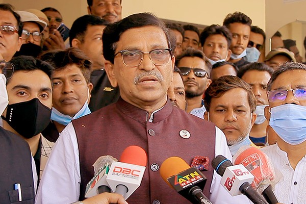 হেফাজতের কাঁধে বসে বিএনপি-জামায়াত নৈরাজ্য সৃষ্টি করছে : হানিফ