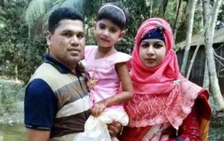 ঘুমন্ত শিশুকে কুপিয়ে হত্যা করল সৎ মা
