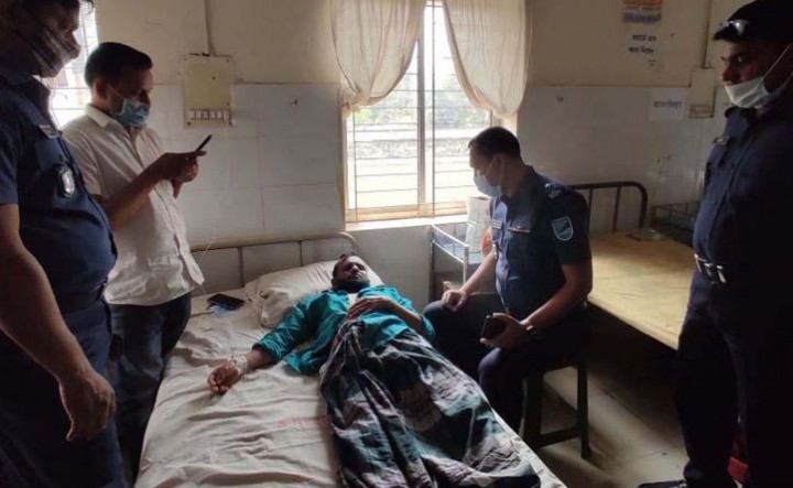 মামুনুলের কাছে ‘ক্ষমা না চাওয়ায়’ সাংবাদিককে মারধর