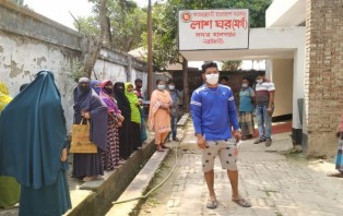একই সময়ে পাঁচজনকে ছুরিকাঘাত, গেল দুই প্রাণ