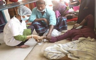 মাদারীপুরে হঠাৎ করেই বেড়েছে ডায়রিয়ার প্রকোপ, প্রতিদিন চিকিৎসা নিচ্ছেন একশ’ থেকে দেড়শ’ রোগী