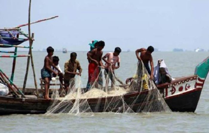 কাল থেকে মাছ ধরা নিষিদ্ধ