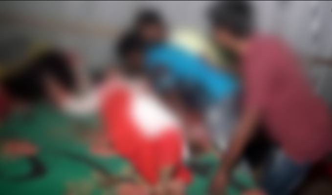 রাতে বাড়ি থেকে তুলে নিয়ে কিশোরীকে পালাক্রমে ধর্ষণ