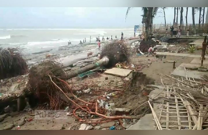 ঘূর্ণিঝড় ইয়াস: অস্বাভাবিক জোয়ারে ভেঙে গেল সেন্টমার্টিন জেটি