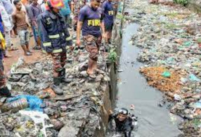 খিলগাঁওয়ে খালে পড়ে যুবক নিখোঁজ