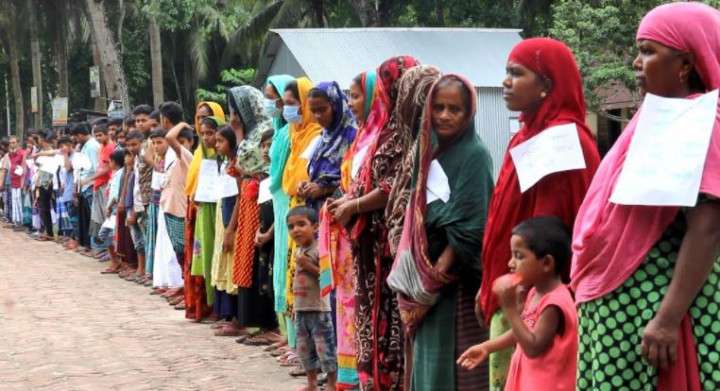 সদরপুরে কোহিনুর হত্যার বিচারের দবিতে মানববন্ধন 