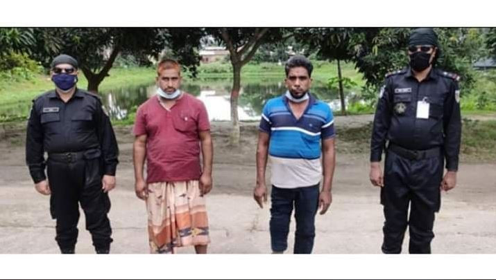 কৃত্রিম পা লাগিয়ে অ্যাম্বুলেন্সে হেরোইন পাচার, পলাশবাড়ীতে আটক ২