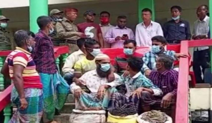 কুরআন শরীফ শপথ করে ৯ হরিণ শিকারির আত্মসমর্পণ 