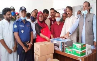 কাজিপুর উপজেলা সদর স্বাস্থ্য কেন্দ্রে   মেডিকেল সামগ্রি প্রদান